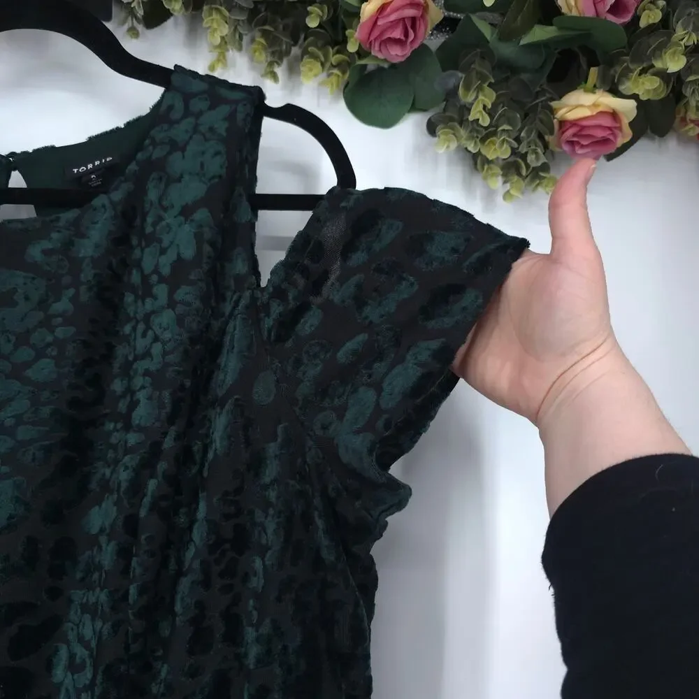 Torrid Green Velvet Burnout Cold Shoulder Skater Dress Size 2 - Picture 8 of 12